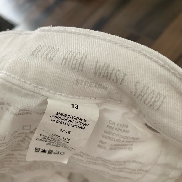 💕3/$40💕 High Rise White Denim Shorts - Picture 4 of 4